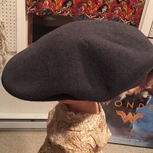 Vintage Kangol wool cap. Size L. Newsboy style